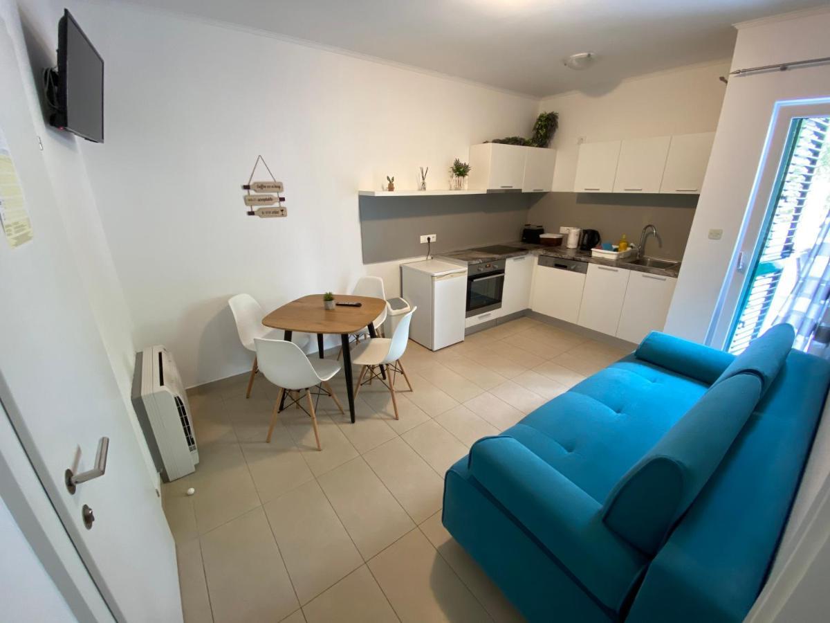 One-Bedroom Apartment,1006495240:JPEG